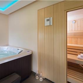 5 bedroom villa with pool near Pula, sleeps 10-12